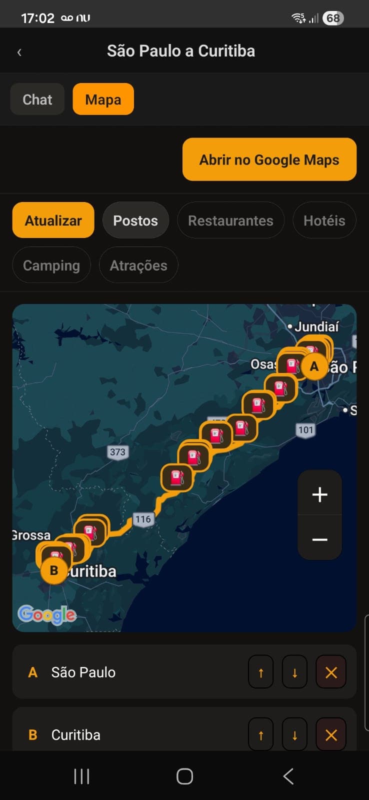 Tela do app mostrando a rota São Paulo a Curitiba com mapa, paradas em postos de combustível e botões de filtro por categoria